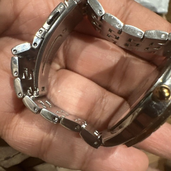 Anne Klein New York Two-Tone Swarovski Crystal Ladies Watch Slighlty Used W Box - Picture 6 of 7